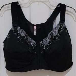 NWOT Comfortchoice Black Flower Embroidered Full Cover Front Closure Bra